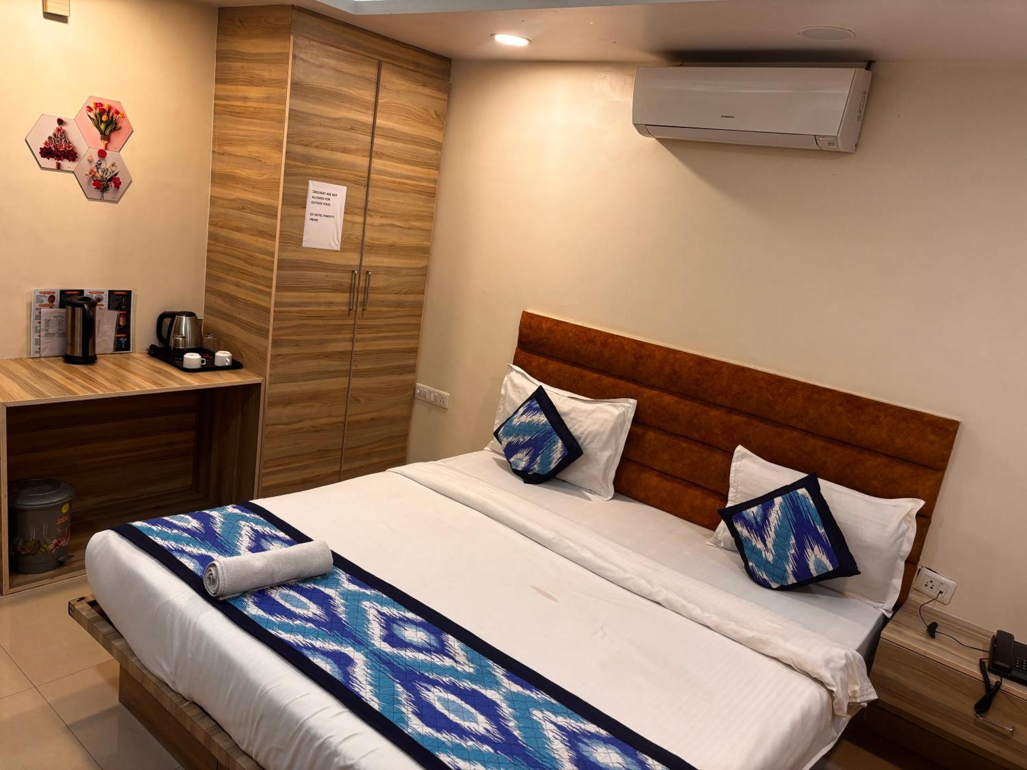 Hotel Gulabi Nagri, Malviya Nagar, ジャイプール エクステリア 写真